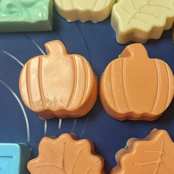 Artisan Other - Two -4 oz🎃Pumpkin caramel coconut milk soaps.
